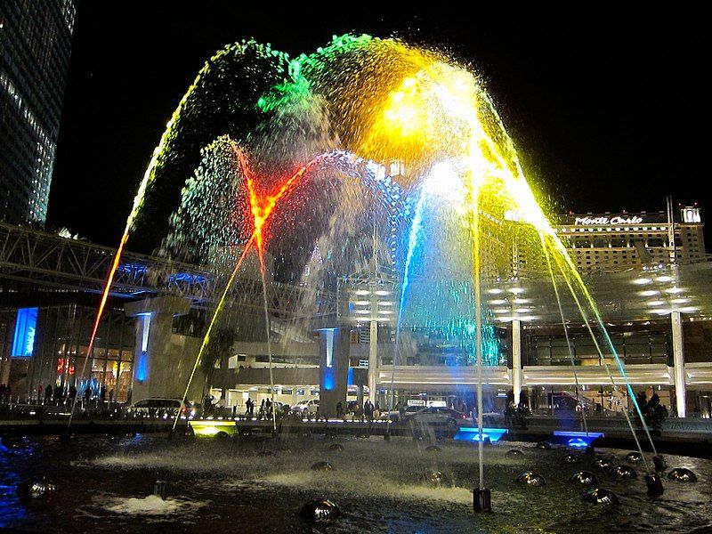 File:Aria Fountain (4342521302).jpg