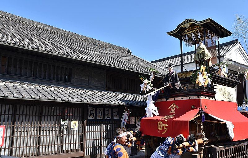 File:Arimatsu festival.jpg