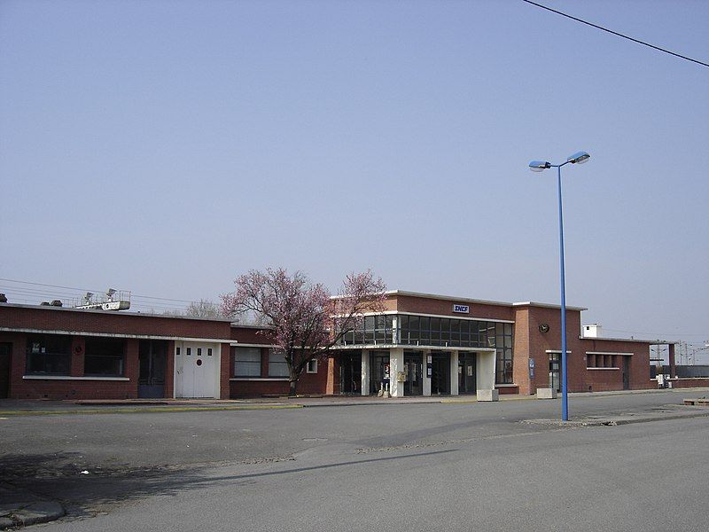 File:Busigny railway station.jpg