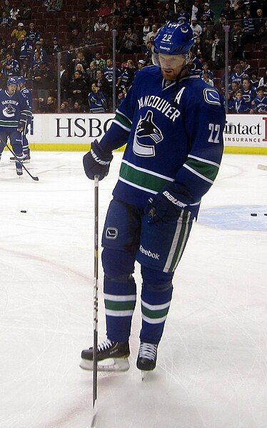 File:Daniel Sedin 2012-03-14.JPG