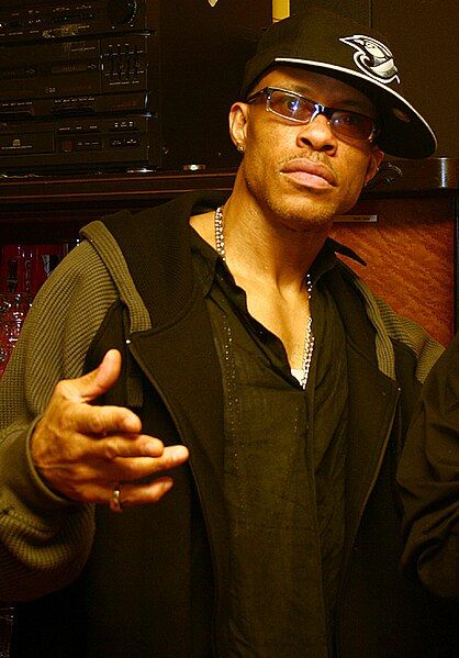 File:Guru (rapper).jpg