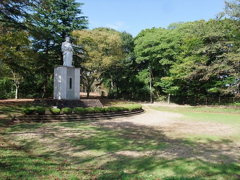 File:Iwadeyama Castle 02.JPG