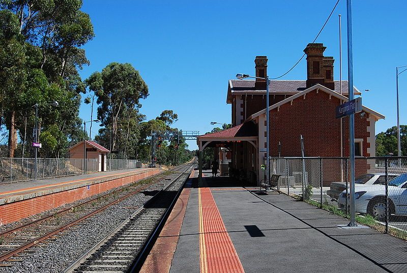 File:Kangaroo Flat Station.JPG