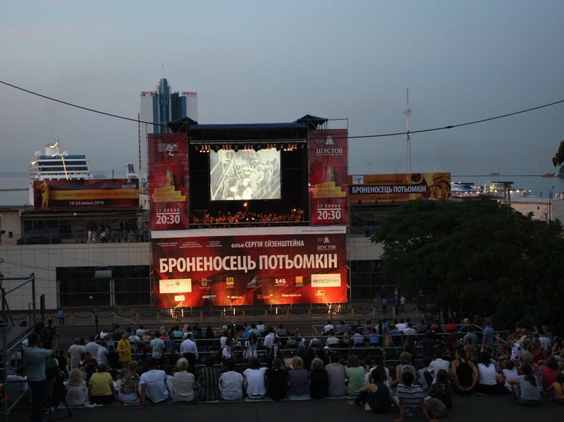 File:Kinokontsert Potemkin OdFest.jpg