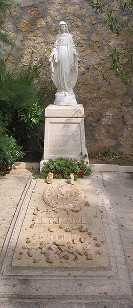 File:Marie-Alphonse Ratisbonne tomb.jpg