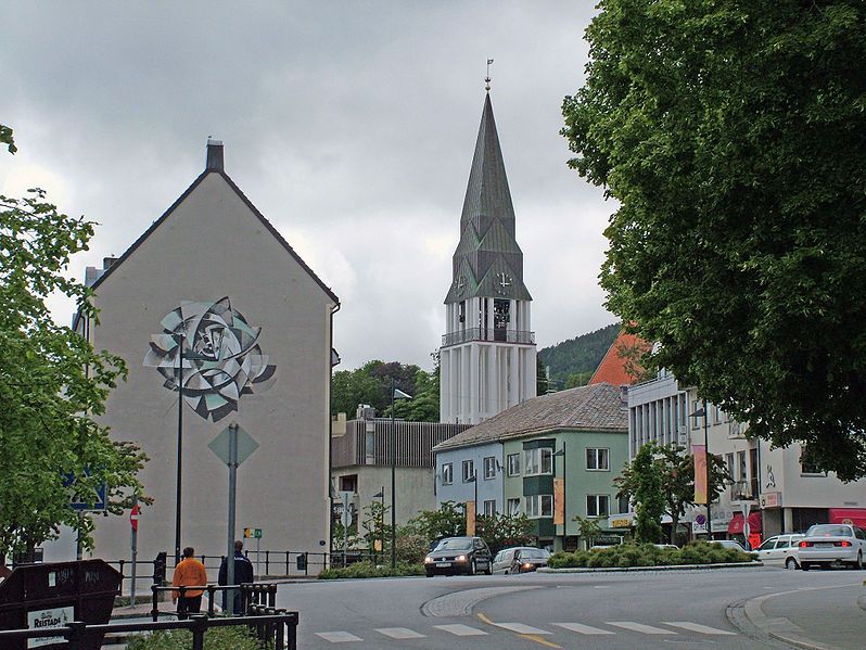 File:Molde Kirche.jpg