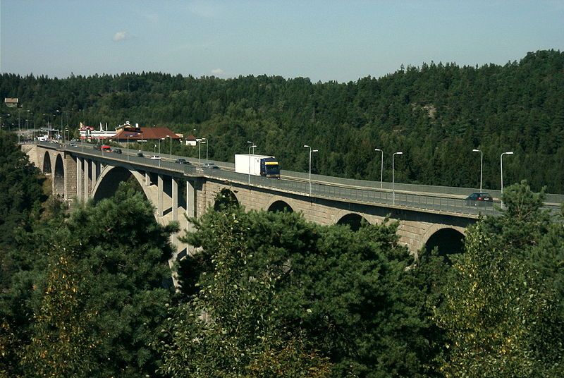 File:Old Svinesund Bridge.jpg