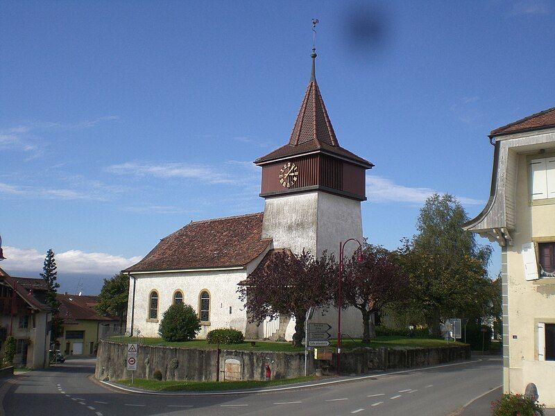 File:Penthéréaz - Eglise.JPG