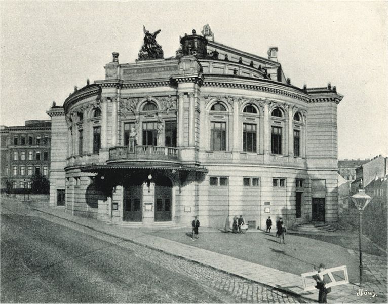 File:Raimundtheater um 1898.jpg