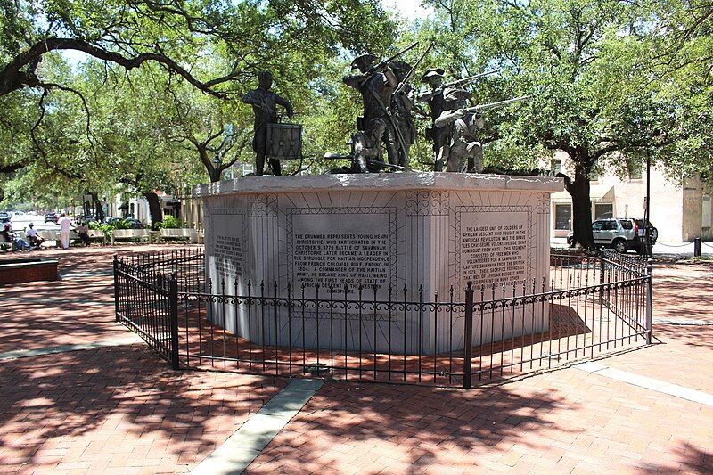 File:Statues, Franklin Square.jpg