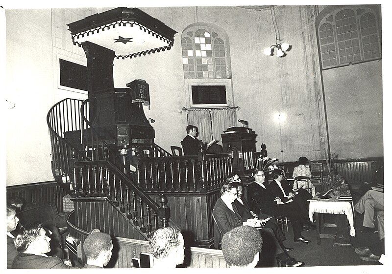 File:1975 church service.jpg