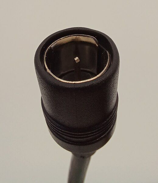 File:3C-2V cable 1.jpg