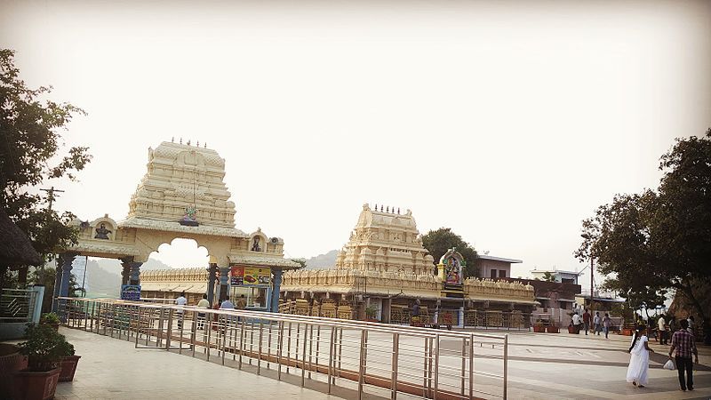 File:Badrakali Temple Warangal.jpg