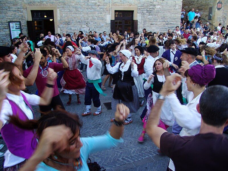 File:Basque dance.JPG