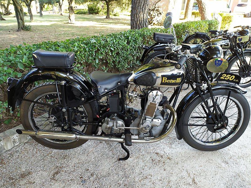 File:Benelli 250.jpg