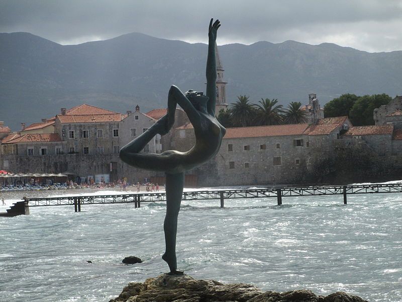 File:Budva dancer.JPG