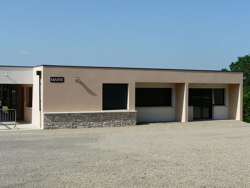 File:Calignac mairie.JPG