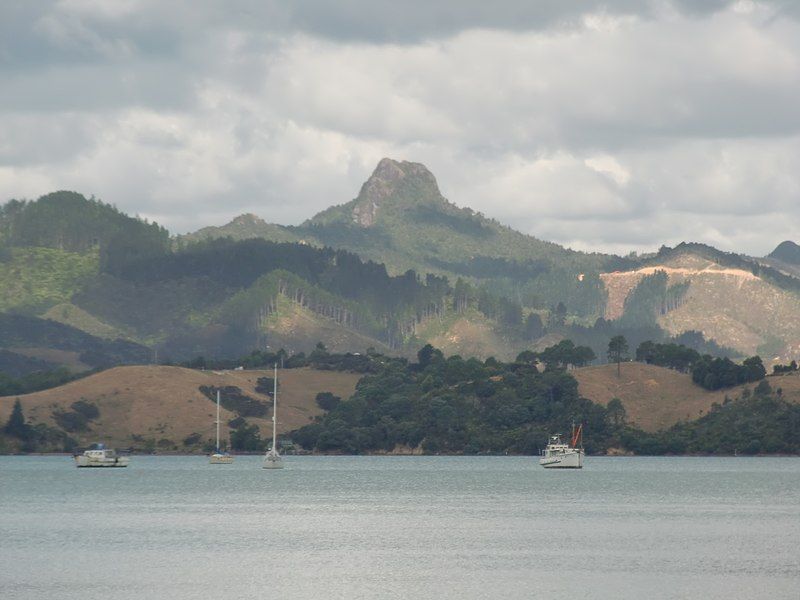 File:Castle Rock, Waikato.jpg