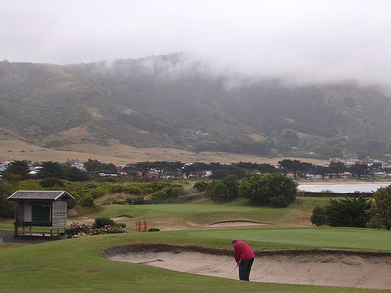 File:Coastine golf australia.jpg