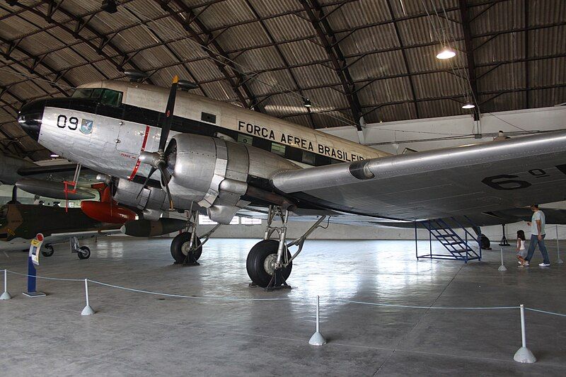 File:Douglas DC-3 (8141516875).jpg