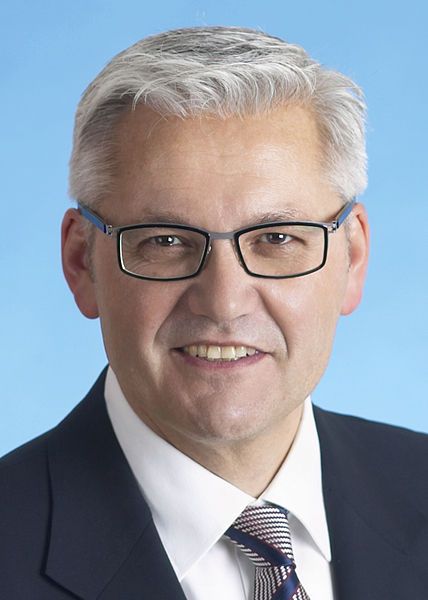 File:Hubert Hüppe 2013.jpg