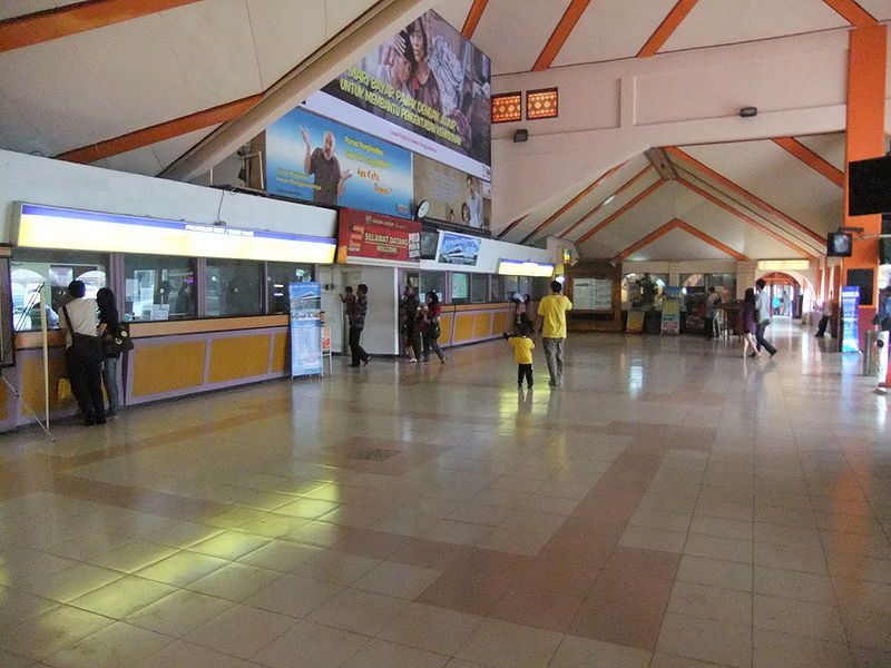 File:Inside Bandung Station.JPG