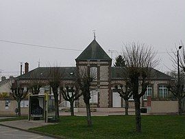 The town hall in Neuvy-en-Beauce