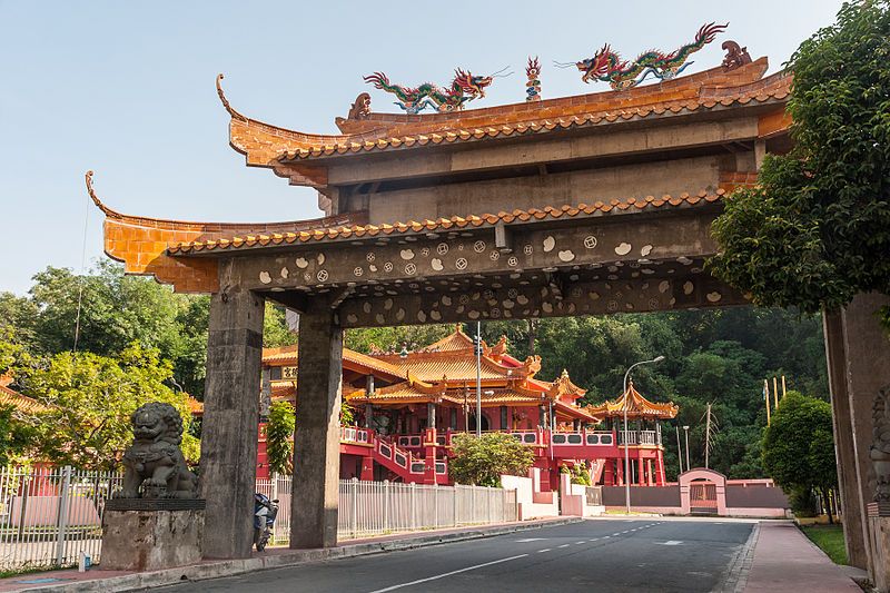 File:Penampang Sabah JingFuTemple-02.jpg