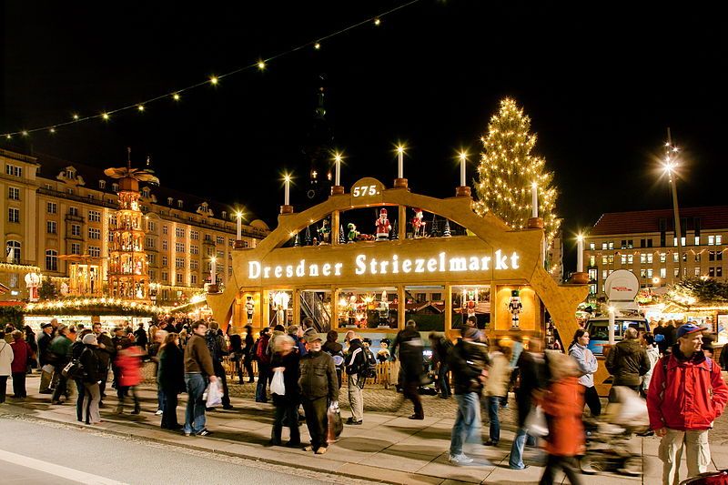 File:Striezelmarkt 2009 00254.jpg