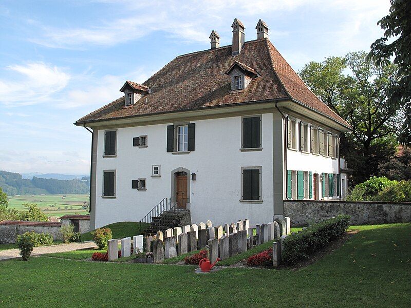 File:Thurnen, Pfarrhaus.JPG