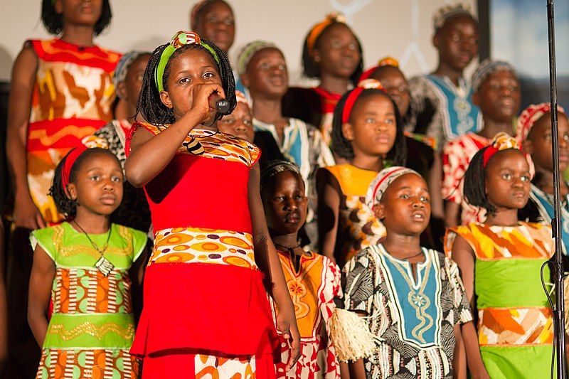 File:WatotoChoir.jpg