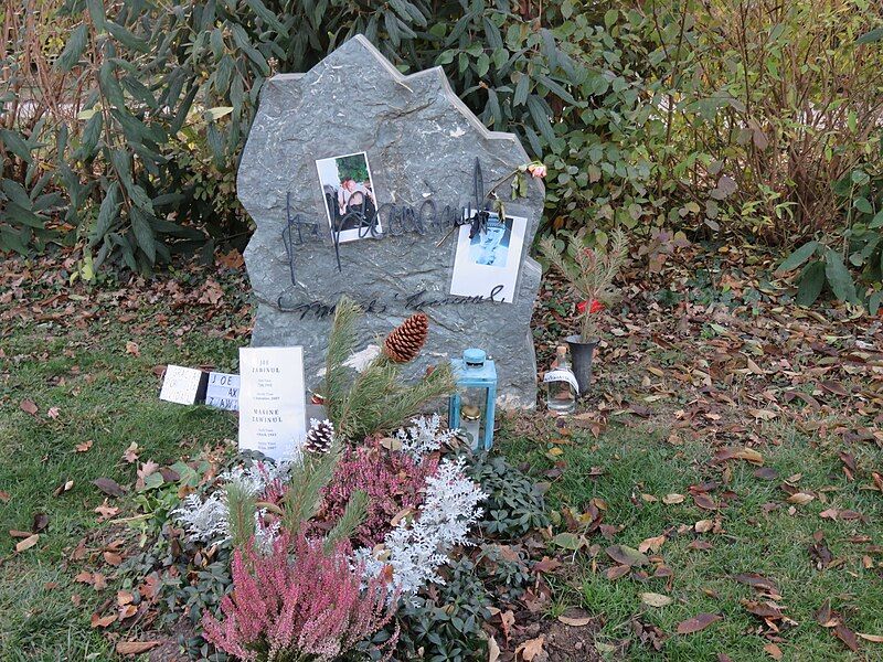 File:2018-11-17-joe-zawinul-centralfriedhof.jpg