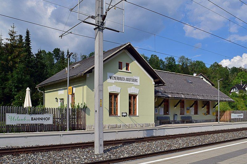 File:Bahnhof Wienerbruck-Josefsberg.jpg