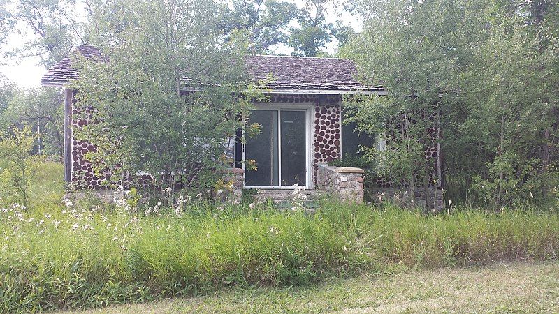 File:Cannington Lake cabin.jpg