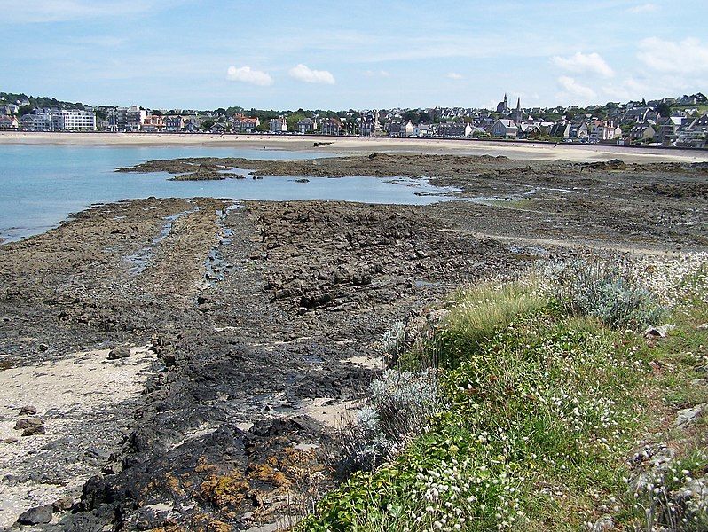 File:Erquy-plage.jpg