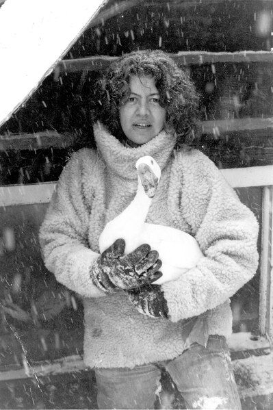 File:Jane with goose.tif