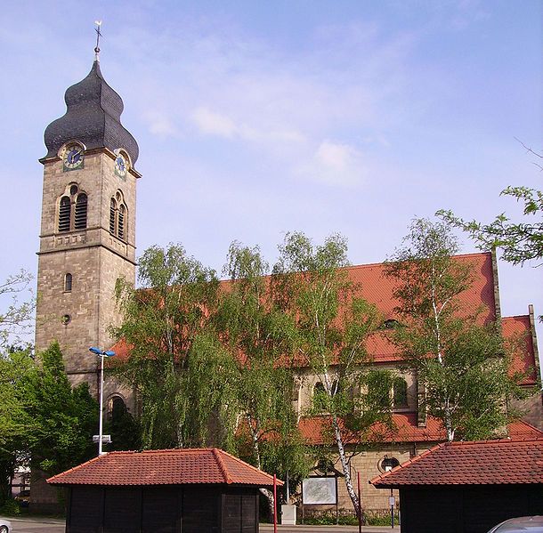 File:Katholische Kirche Eisenberg.jpg