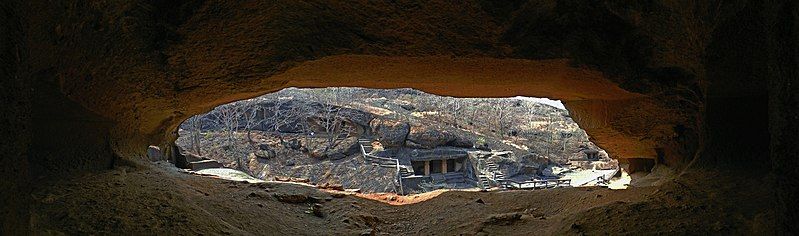 File:Kenheri Caves 2.jpg