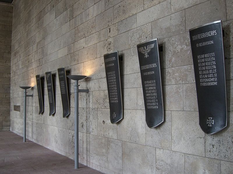 File:Langemarck-Halle Berlin.JPG