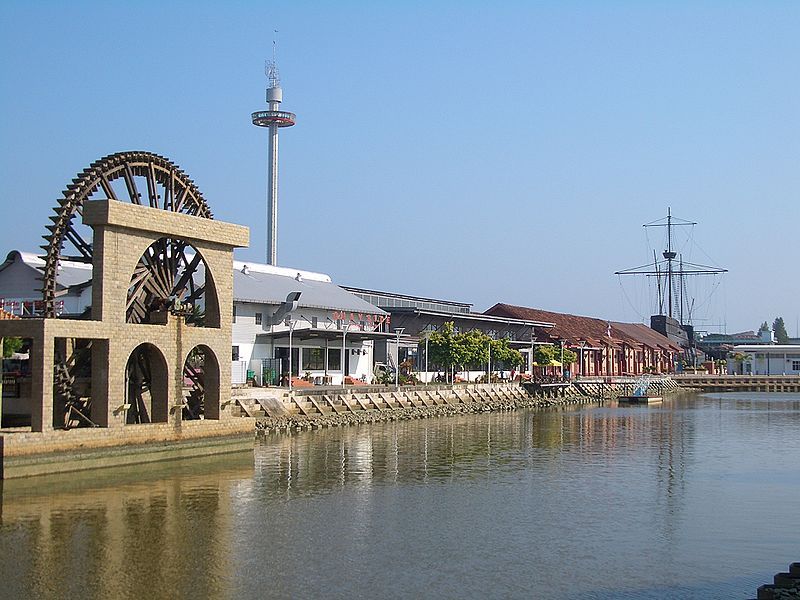 File:Malacca-River-downtown-2335.jpg