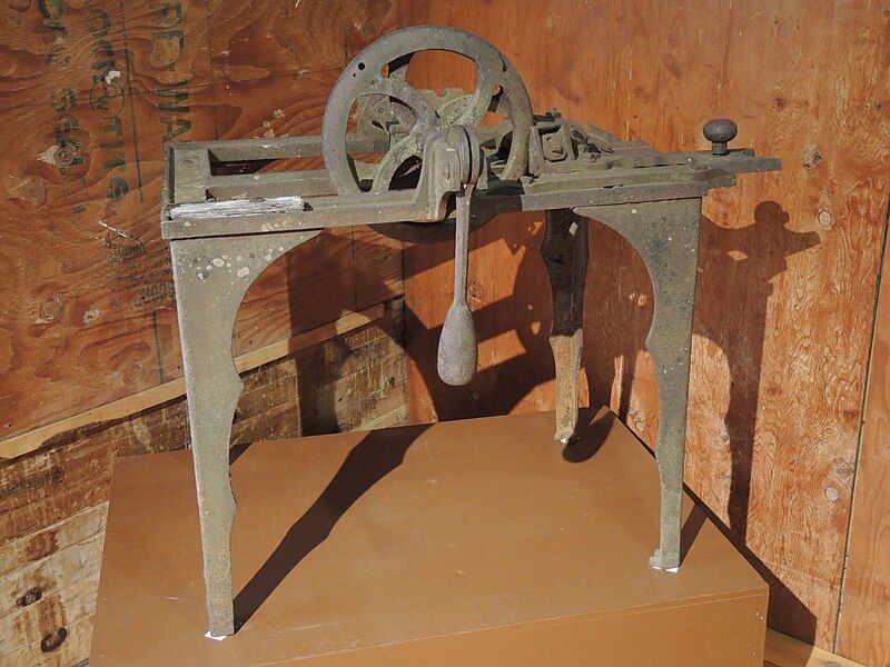 File:MickelPatentBarrelHeadCutter.JPG