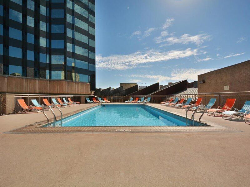 File:Pool and chairs.jpg