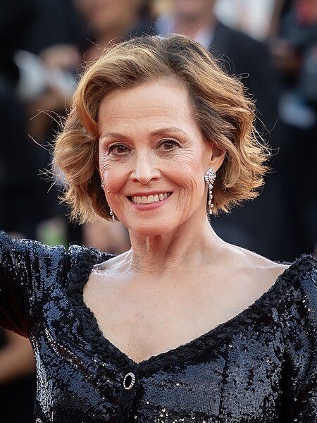 File:Sigourney Weaver-64130.jpg