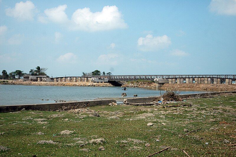 File:Thondamanaru Bridge.JPG