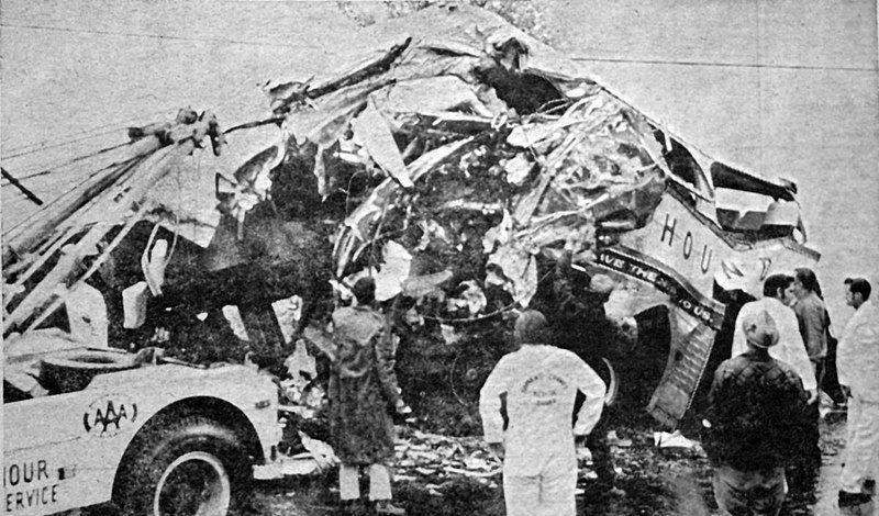 File:11W Greyhound crash.jpg