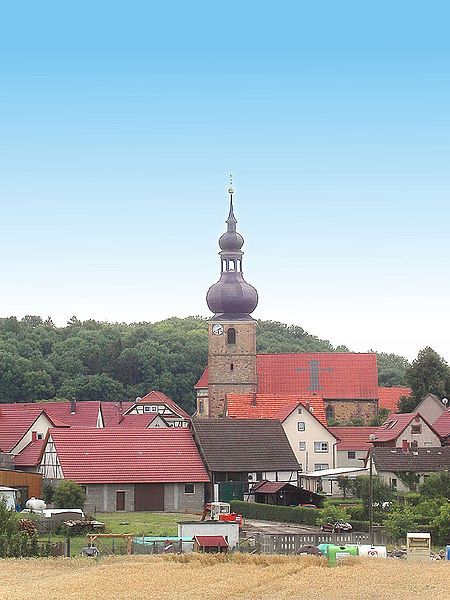 File:BehrungenKirche-2005-07-24.jpg