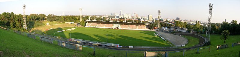 File:Casino-Stadion Hohe Warte.jpg