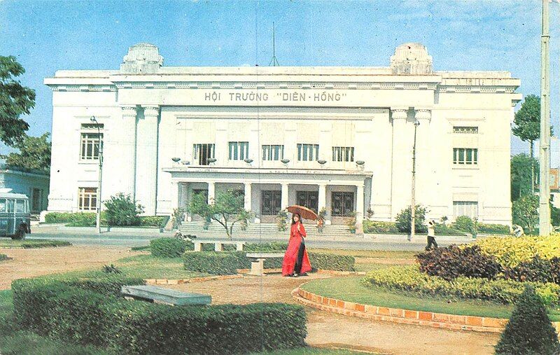 File:Diên-Hồng Palace, Saigon.jpg