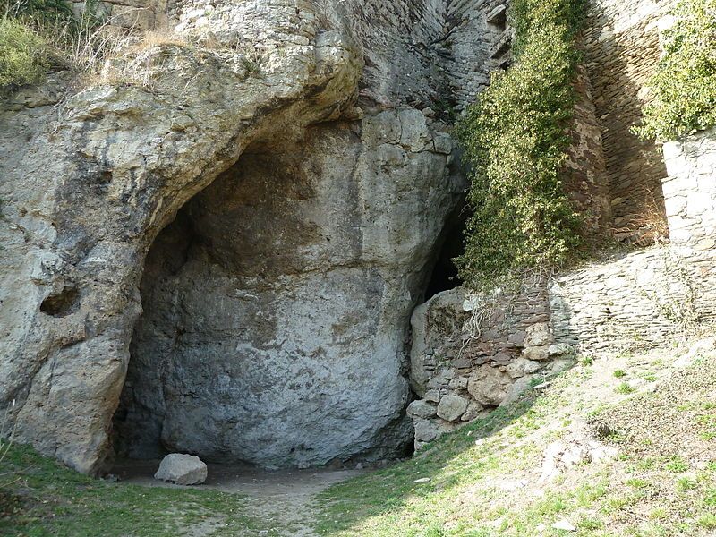 File:Ilsenhöhle Außenansicht.jpg