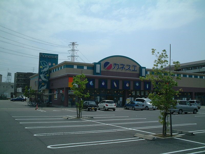 File:Kanesue gidaimae.JPG